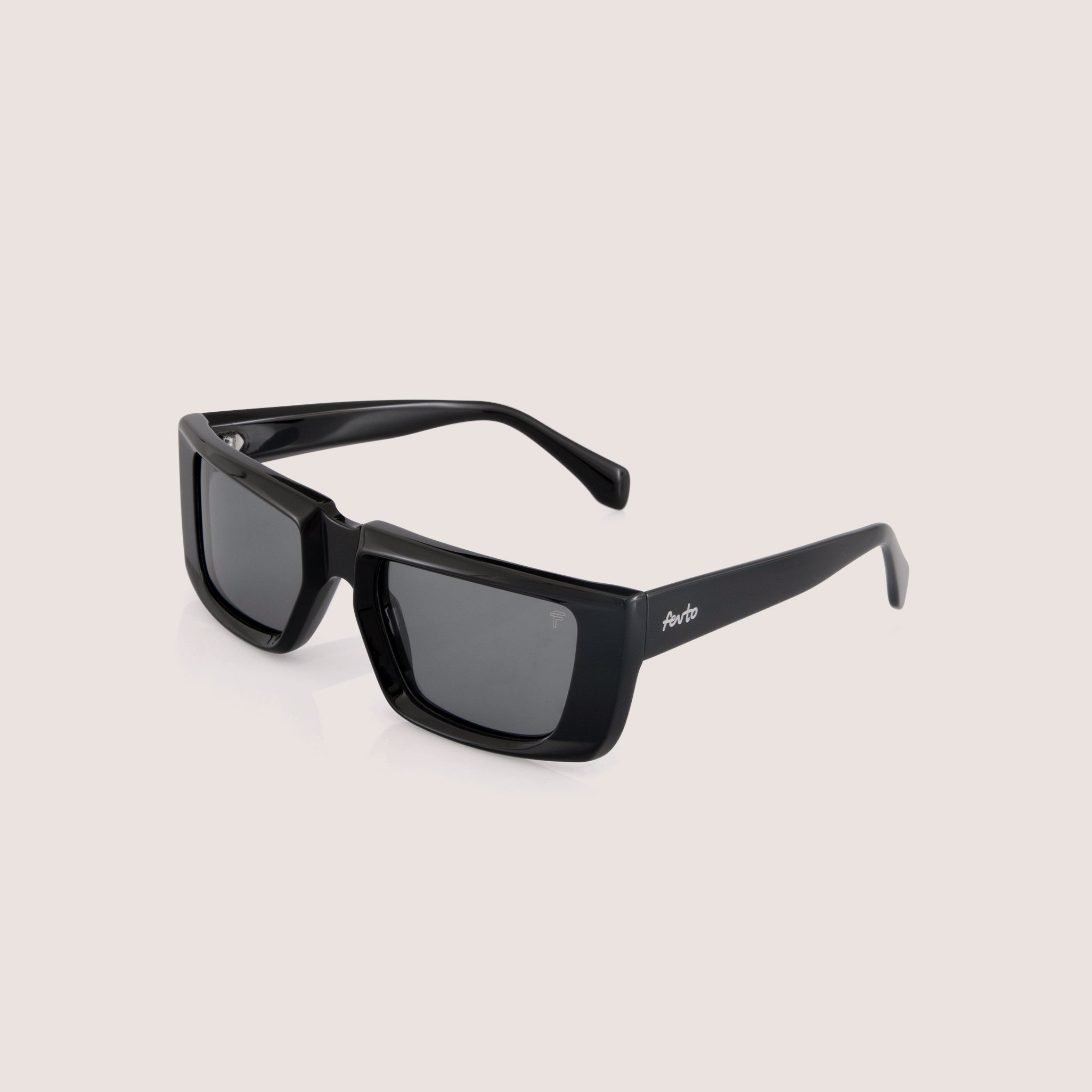 Gafas urbanas en Medellín y Colombia. Diseños exclusivos, sostenibles y en tendencia. Compra FENTO y mira más allá.
gafas Medellín, gafas Colombia, gafas urbanas, gafas streetwear, gafas de moda, gafas ensambladas en Colombia