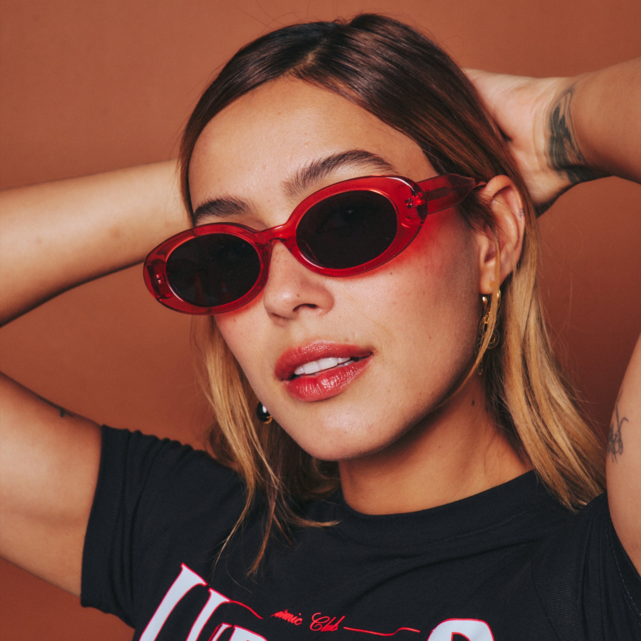 Gafas urbanas en Medellín y Colombia. Diseños exclusivos, sostenibles y en tendencia. Compra FENTO y mira más allá.
gafas Medellín, gafas Colombia, gafas urbanas, gafas streetwear, gafas de moda, gafas ensambladas en Colombia
