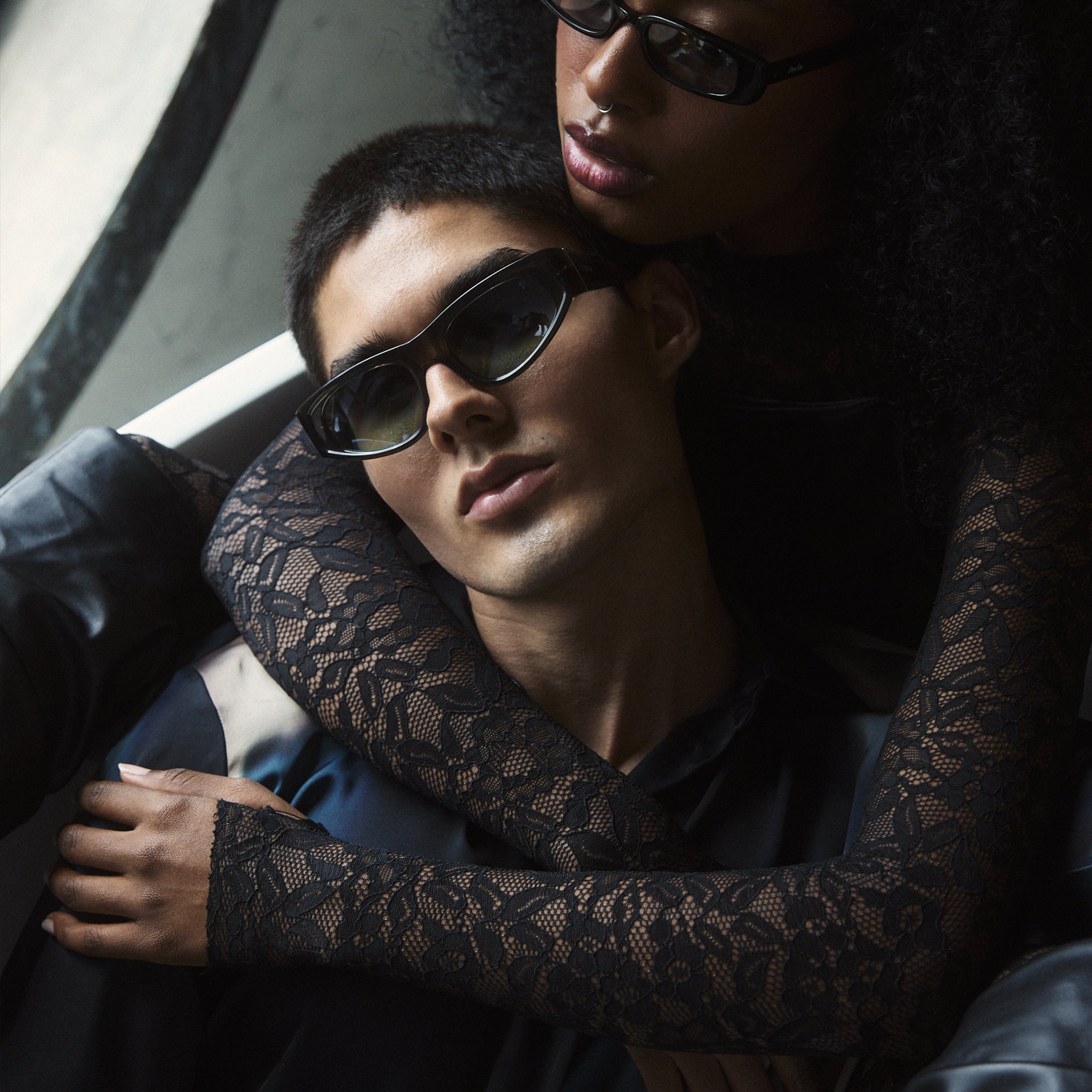 Gafas urbanas en Medellín y Colombia. Diseños exclusivos, sostenibles y en tendencia. Compra FENTO y mira más allá.
gafas Medellín, gafas Colombia, gafas urbanas, gafas streetwear, gafas de moda, gafas ensambladas en Colombia