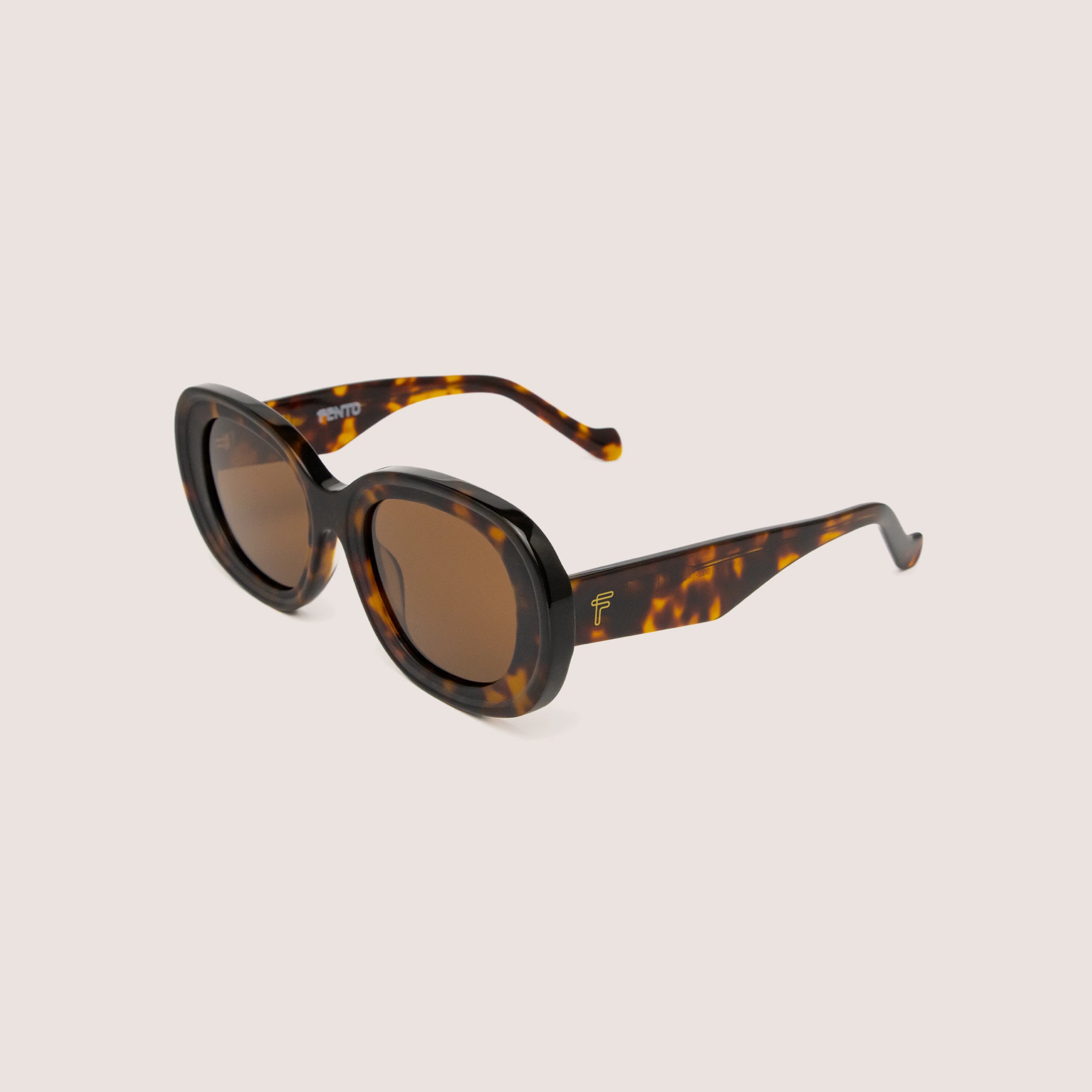 Gafas urbanas en Medellín y Colombia. Diseños exclusivos, sostenibles y en tendencia. Compra FENTO y mira más allá.
gafas Medellín, gafas Colombia, gafas urbanas, gafas streetwear, gafas de moda, gafas ensambladas en Colombia