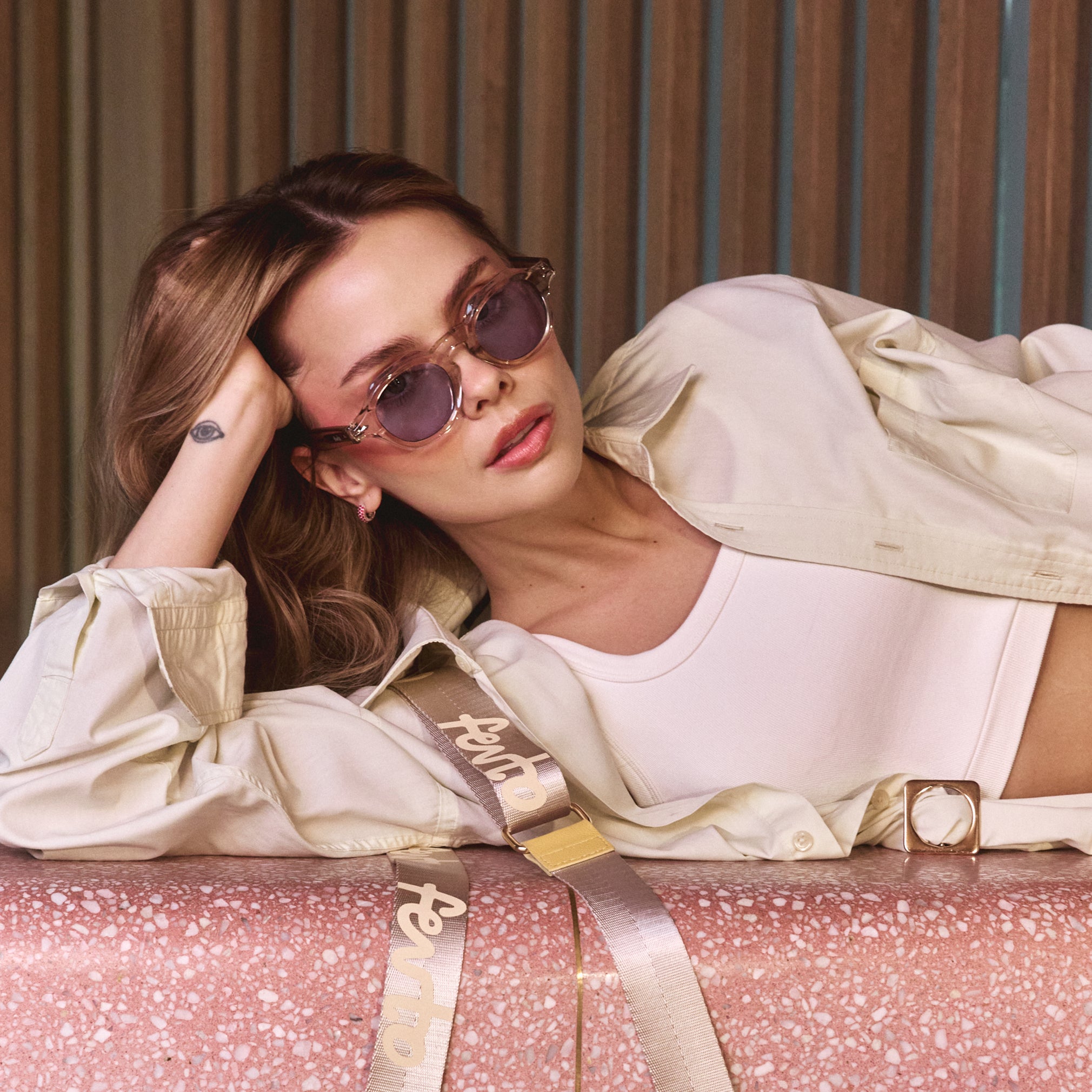 Gafas urbanas en Medellín y Colombia. Diseños exclusivos, sostenibles y en tendencia. Compra FENTO y mira más allá.
gafas Medellín, gafas Colombia, gafas urbanas, gafas streetwear, gafas de moda, gafas ensambladas en Colombia