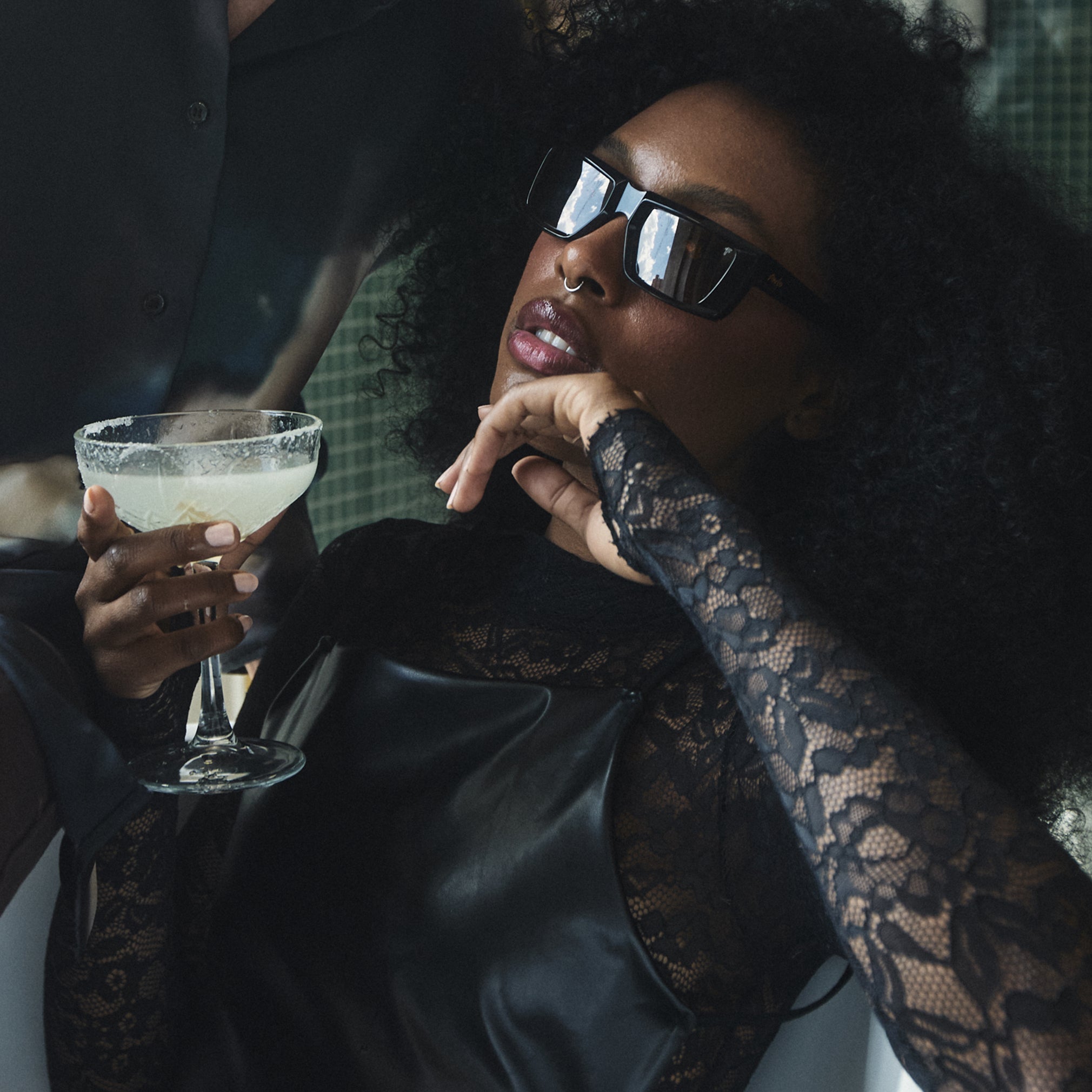 Gafas urbanas en Medellín y Colombia. Diseños exclusivos, sostenibles y en tendencia. Compra FENTO y mira más allá.
gafas Medellín, gafas Colombia, gafas urbanas, gafas streetwear, gafas de moda, gafas ensambladas en Colombia