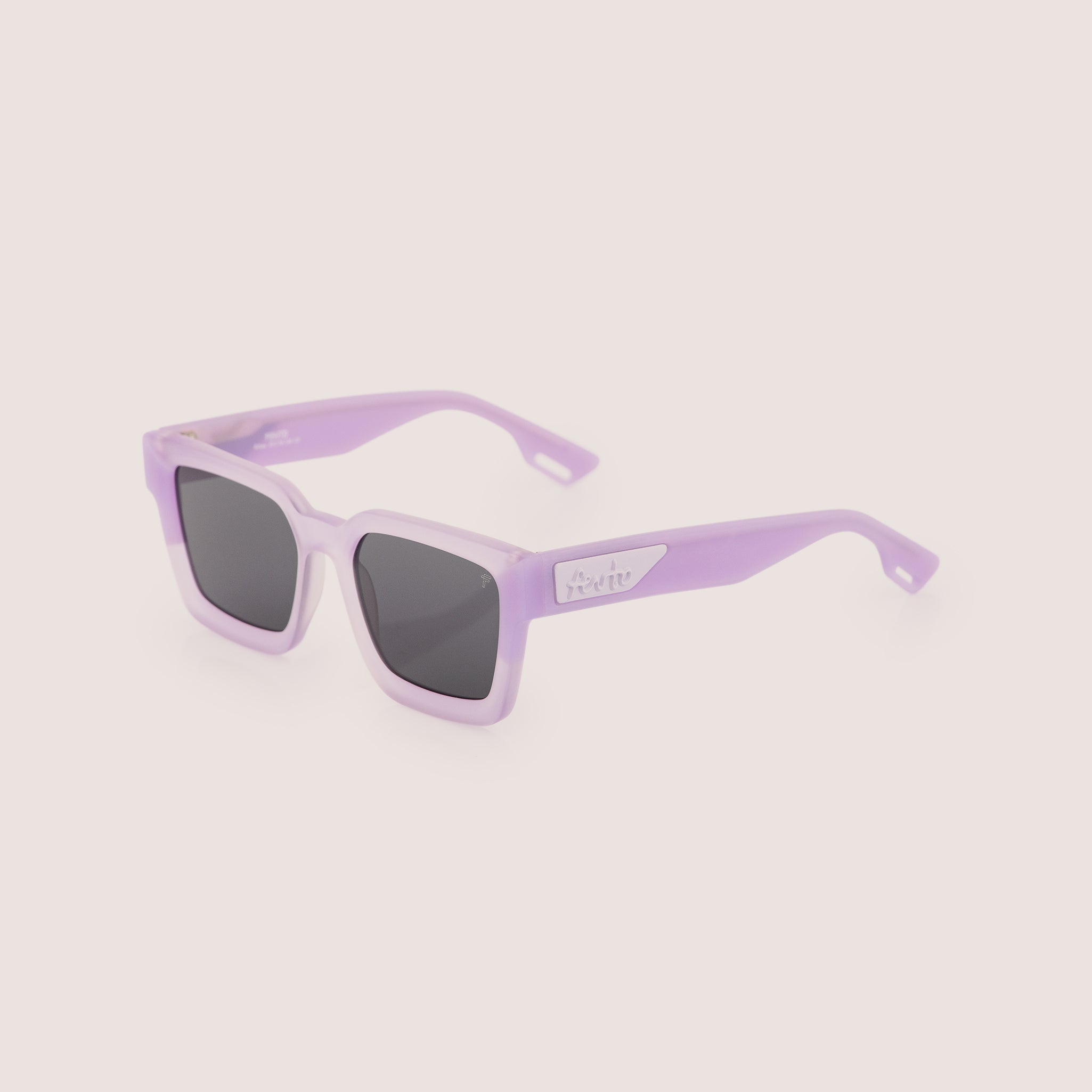 Gafas urbanas en Medellín y Colombia. Diseños exclusivos, sostenibles y en tendencia. Compra FENTO y mira más allá.
gafas Medellín, gafas Colombia, gafas urbanas, gafas streetwear, gafas de moda, gafas ensambladas en Colombia