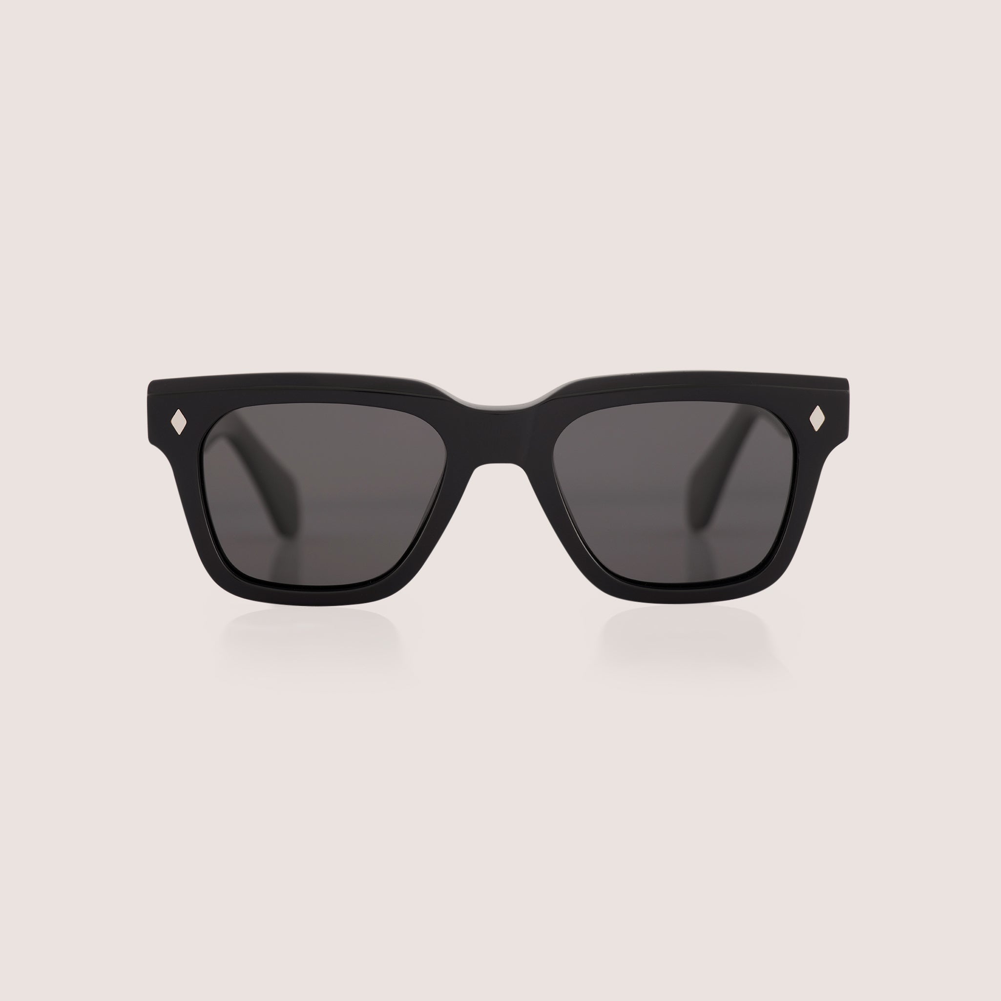 Gafas urbanas en Medellín y Colombia. Diseños exclusivos, sostenibles y en tendencia. Compra FENTO y mira más allá.
gafas Medellín, gafas Colombia, gafas urbanas, gafas streetwear, gafas de moda, gafas ensambladas en Colombia