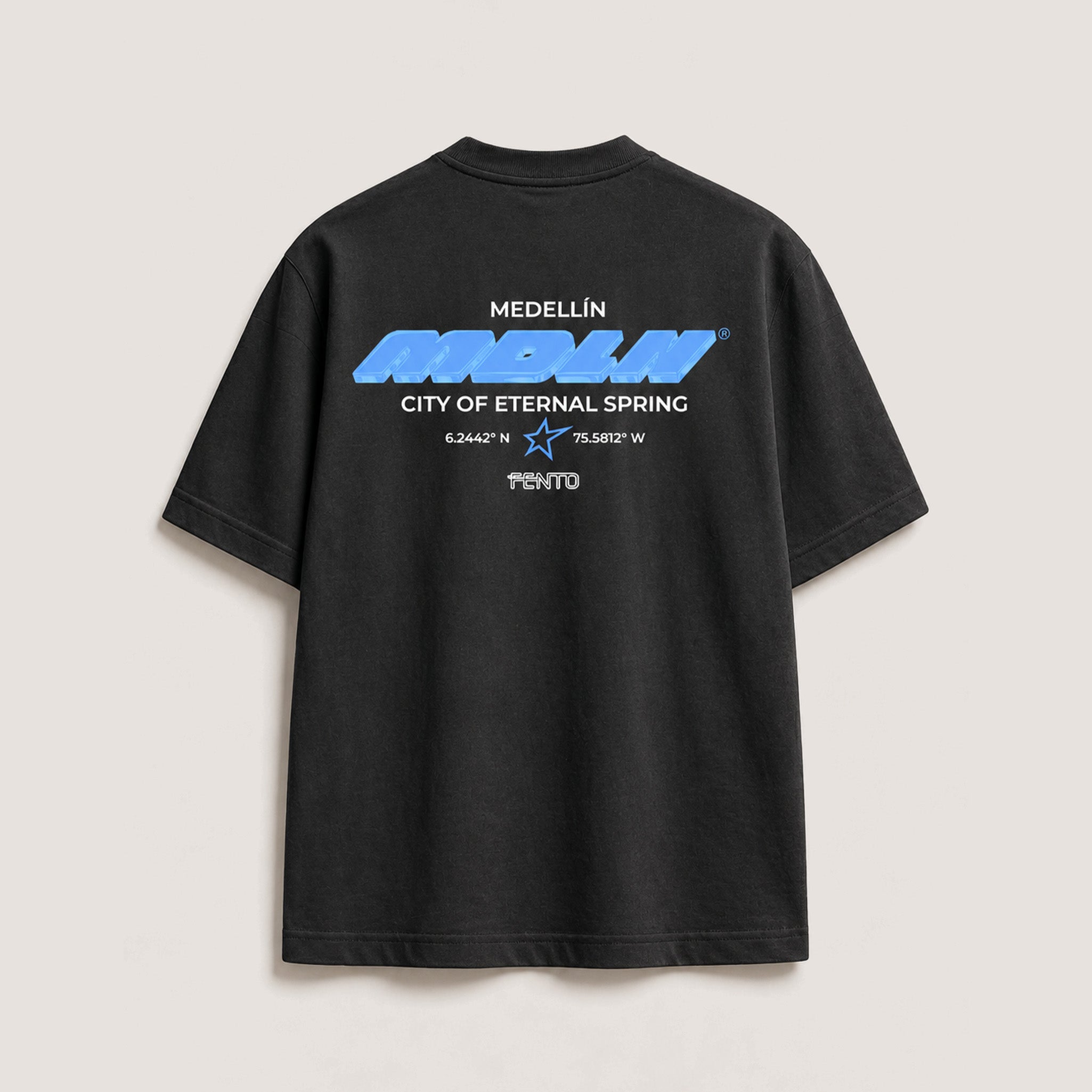 Camiseta semi oversize Negra