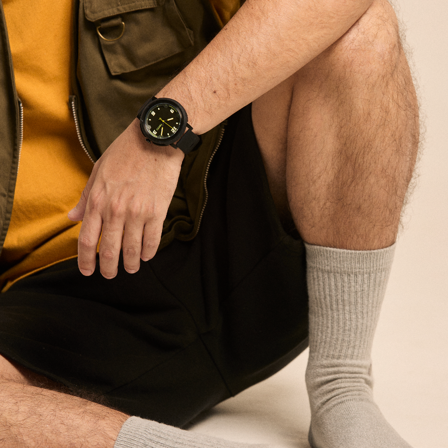Reloj masculino Bolt negro – diseño funcional en resina y silicona