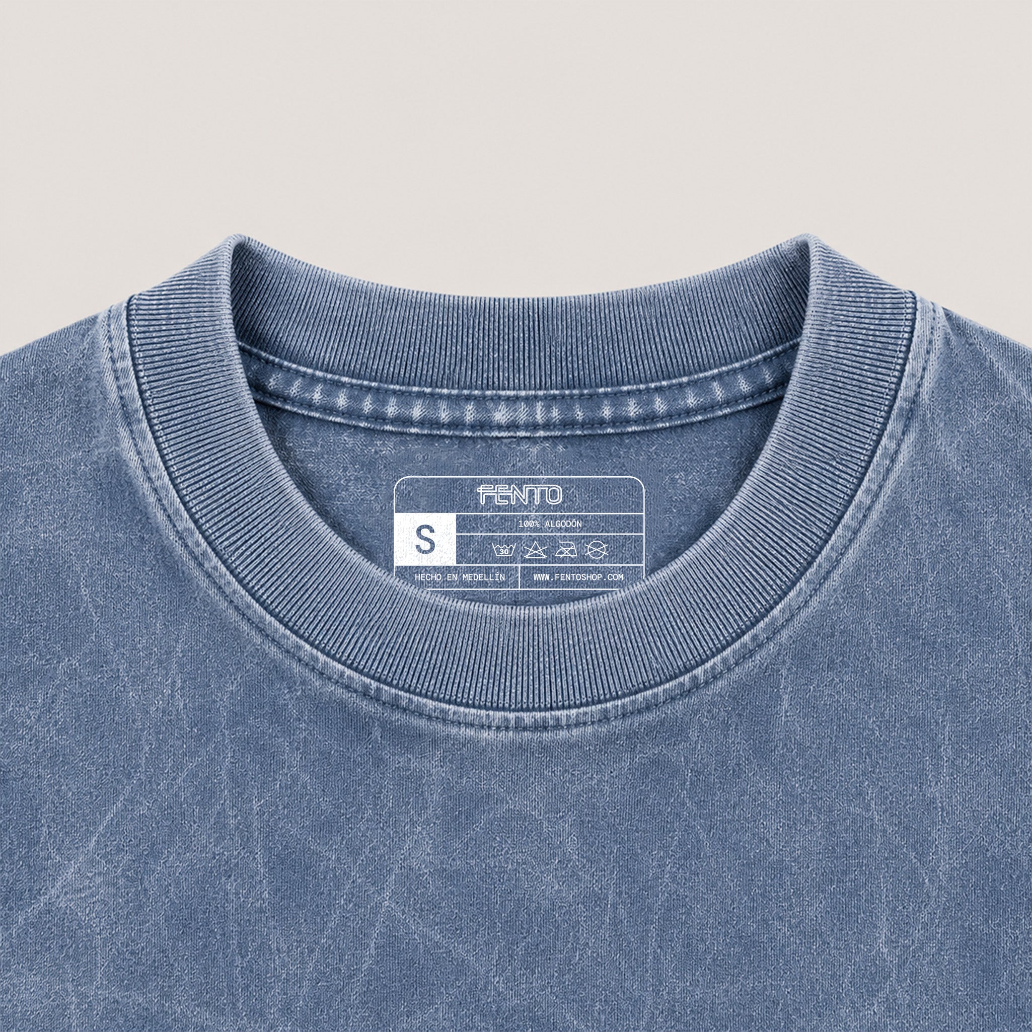 Camiseta semi oversize Acid Wash Azul Flores