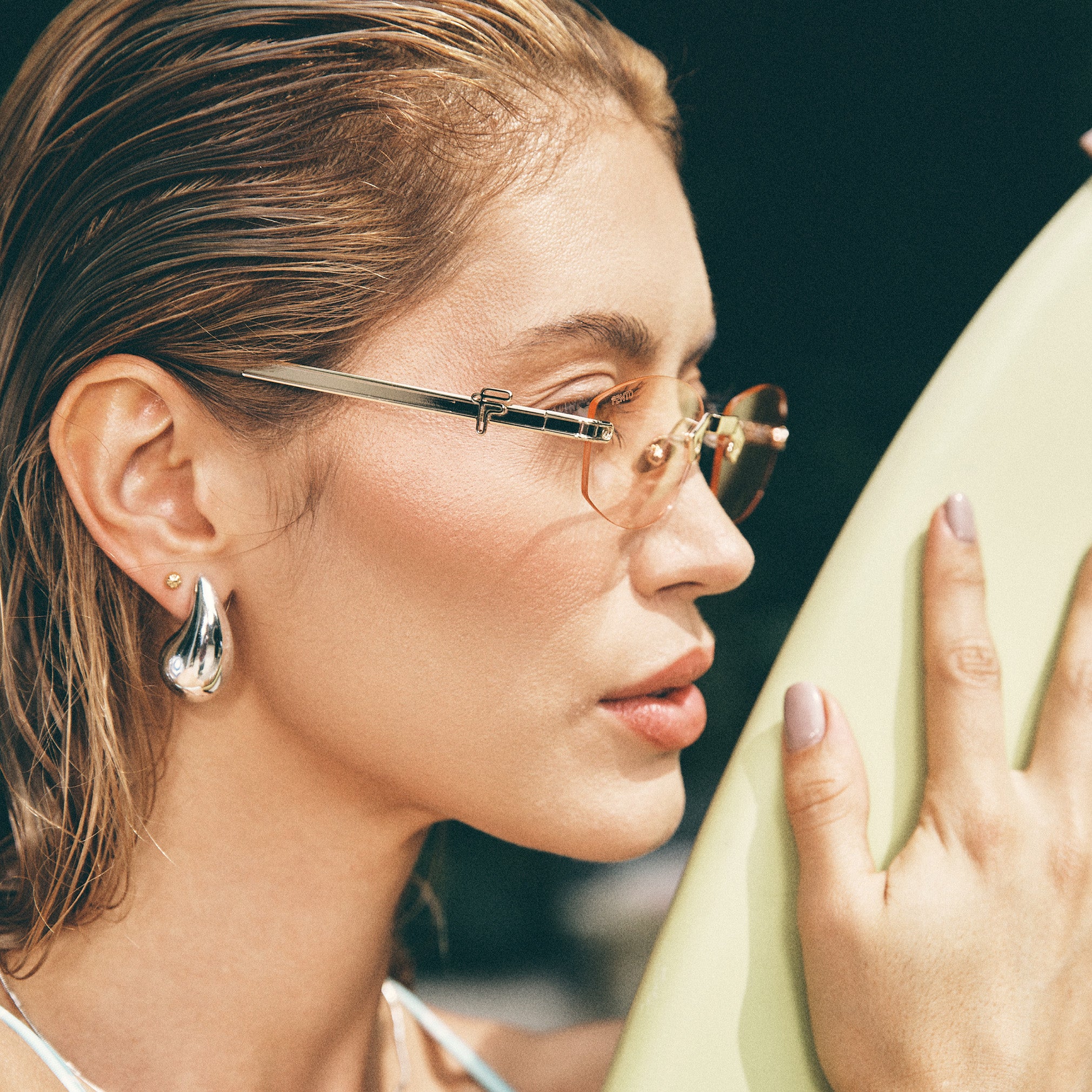 Gafas urbanas en Medellín y Colombia. Diseños exclusivos, sostenibles y en tendencia. Compra FENTO y mira más allá.

gafas Medellín, gafas Colombia, gafas urbanas, gafas streetwear, gafas de moda, gafas ensambladas en Colombia