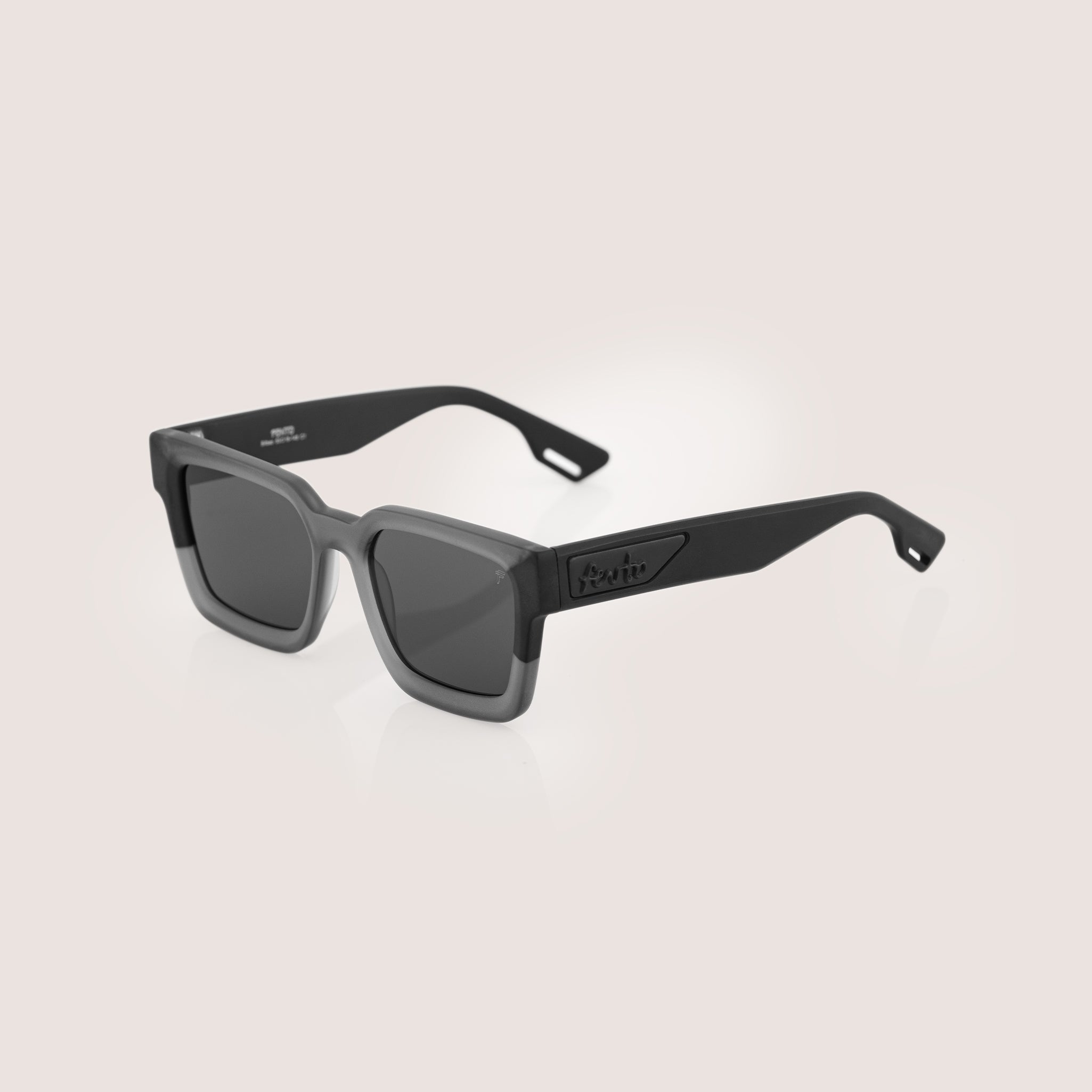 Gafas urbanas en Medellín y Colombia. Diseños exclusivos, sostenibles y en tendencia. Compra FENTO y mira más allá.

gafas Medellín, gafas Colombia, gafas urbanas, gafas streetwear, gafas de moda, gafas ensambladas en Colombia