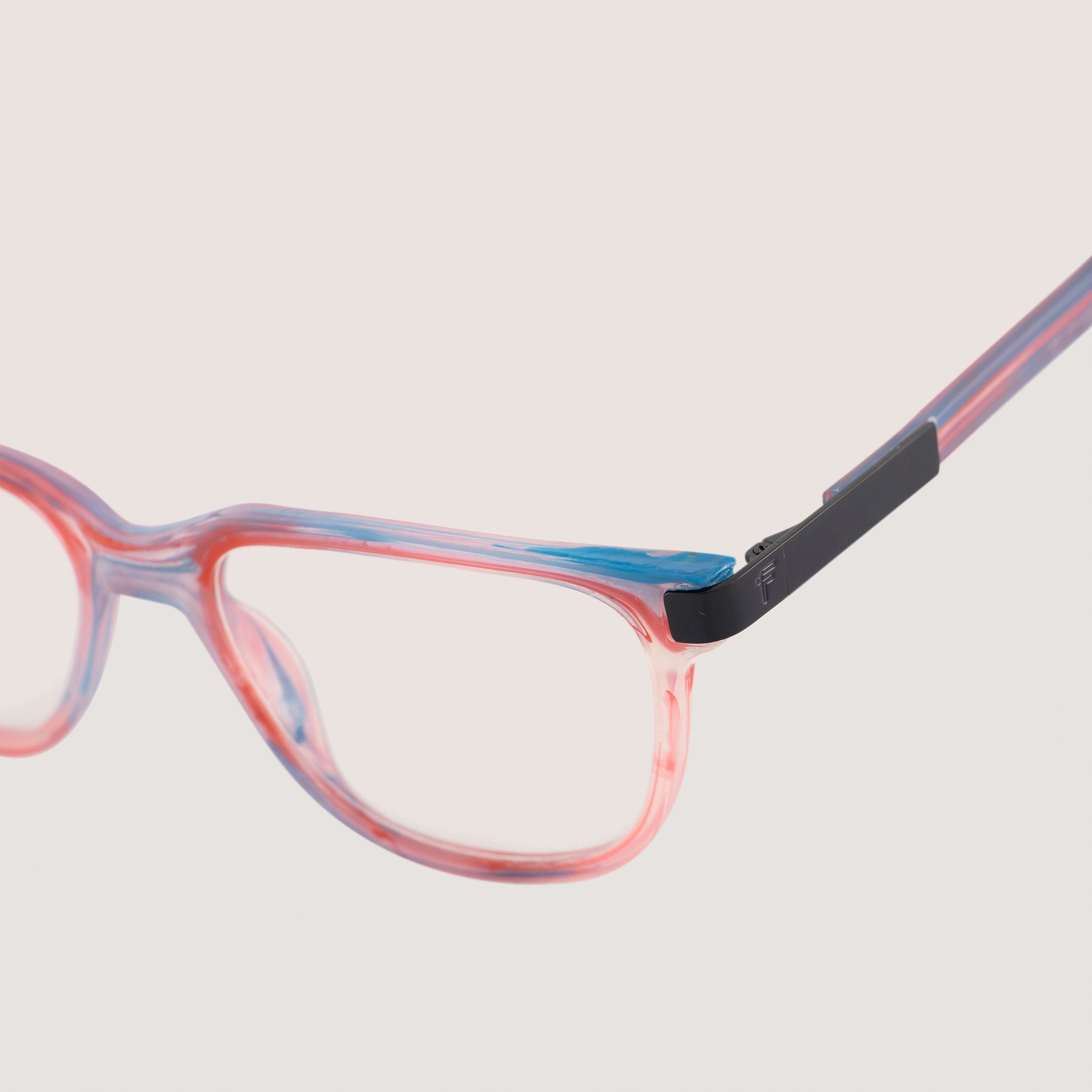 Gafas urbanas en Medellín y Colombia. Diseños exclusivos, sostenibles y en tendencia. Compra FENTO y mira más allá.

gafas Medellín, gafas Colombia, gafas urbanas, gafas streetwear, gafas de moda, gafas ensambladas en Colombia