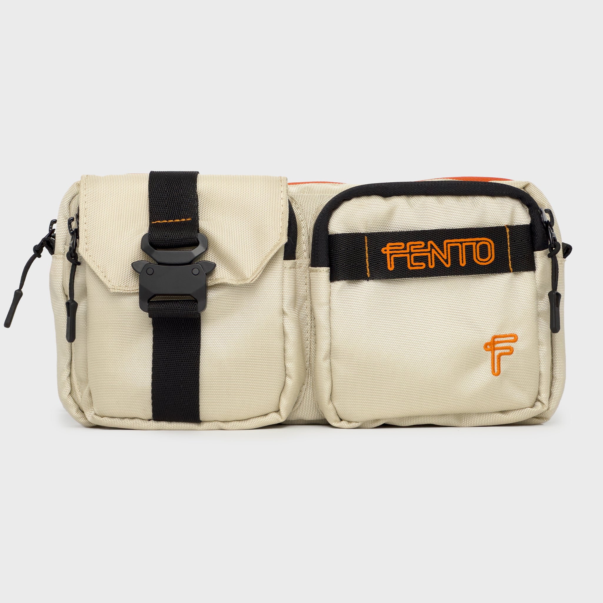 Riñonera color beige estilo urban street wear.